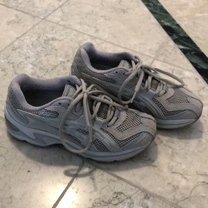 ASICS Gel-Preleus Sneakers, size 6